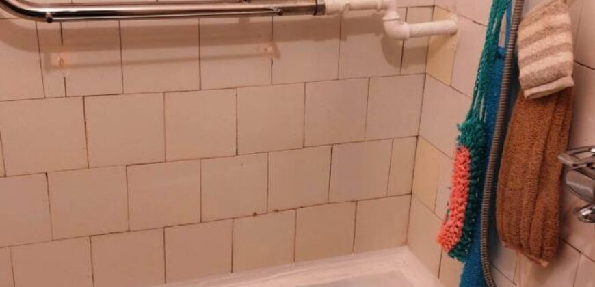 Продается 2-комнатная квартира, по адресу Roheline tn 1, Sillamäe linn