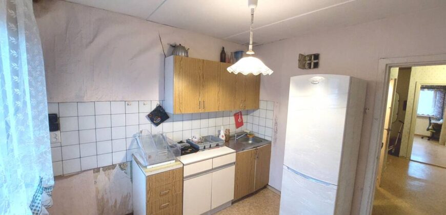 В центре микрорайона продается 2-х комнатная квартира, по адресу Viru pst 23, Sillamäe linn