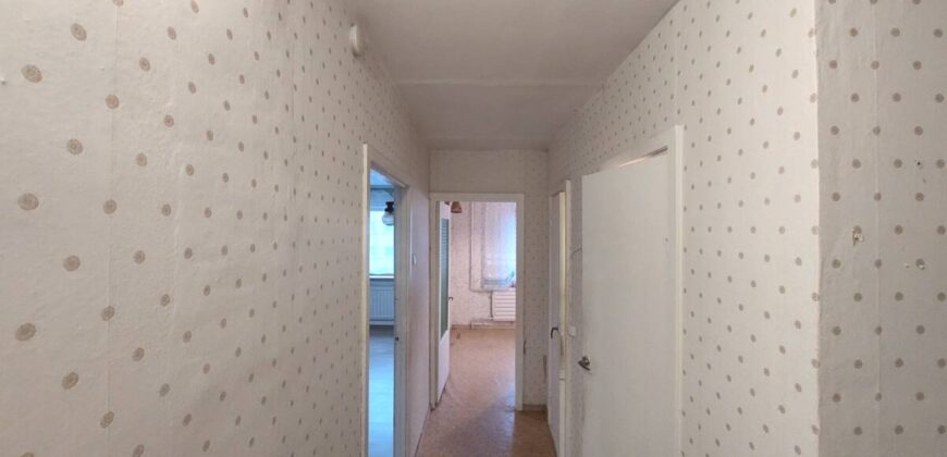 В центре микрорайона продается 2-х комнатная квартира, по адресу Viru pst 23, Sillamäe linn