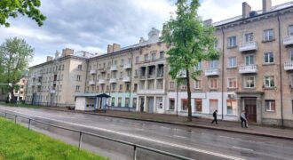Продаётся просторная и светлая 3-х комнатная квартира сталинском доме в одном из исторических районов Нарвы — Кренгольме, по адресу Joala tn 11, Narva linn
