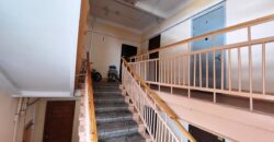 Продаётся просторная и светлая 3-х комнатная квартира сталинском доме в одном из исторических районов Нарвы — Кренгольме, по адресу Joala tn 11, Narva linn