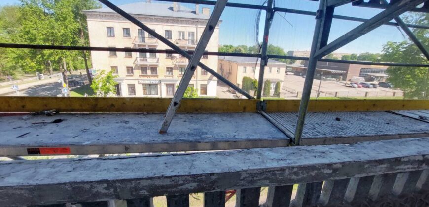 Продаётся просторная и светлая 3-х комнатная квартира сталинском доме в одном из исторических районов Нарвы — Кренгольме, по адресу Joala tn 11, Narva linn