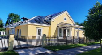 Продается уютное двухэтажное здание сталинской архитектуры с большим земельным участком по адресу Kajaka tn 26, Sillamäe linn