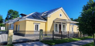 Продается уютное двухэтажное здание сталинской архитектуры с большим земельным участком по адресу Kajaka tn 26, Sillamäe linn