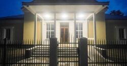 Продается уютное двухэтажное здание сталинской архитектуры с большим земельным участком по адресу Kajaka tn 26, Sillamäe linn